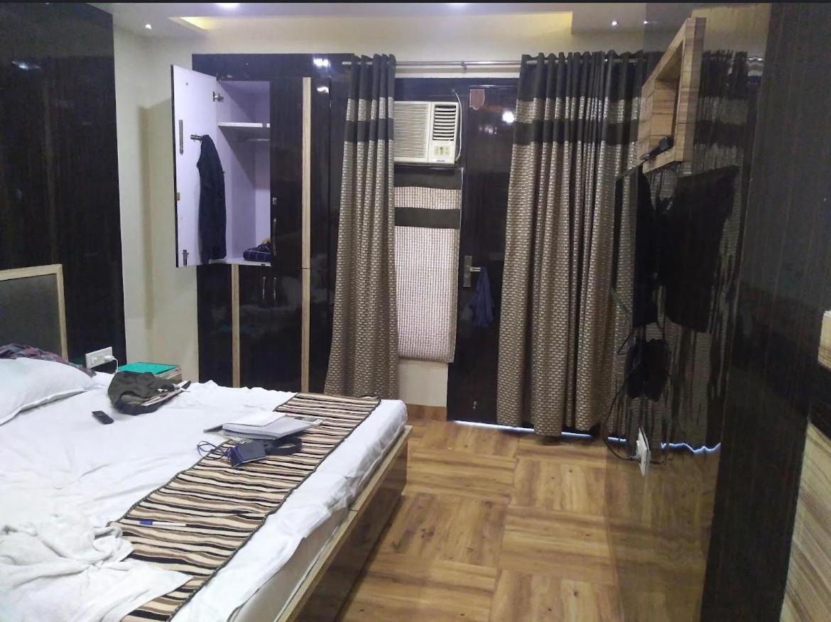 Oyo 86669 Arnav Residency Hotel Új-Delhi Kültér fotó